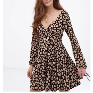 Free People Long Sleeves Dress Black with White-Gold Daisies Print. Like New!